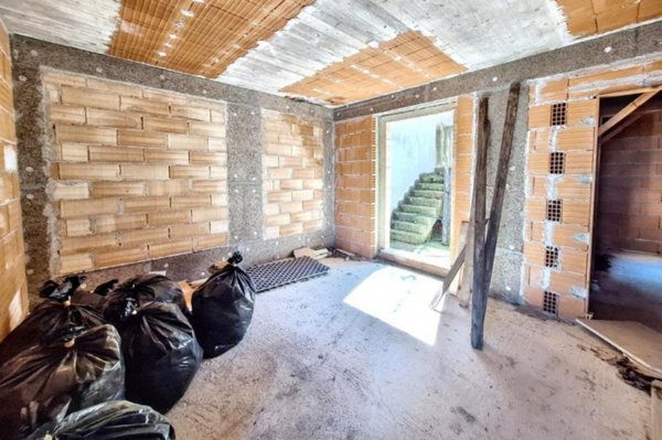 casa indipendente in vendita a Cingoli in zona Capo di Rio