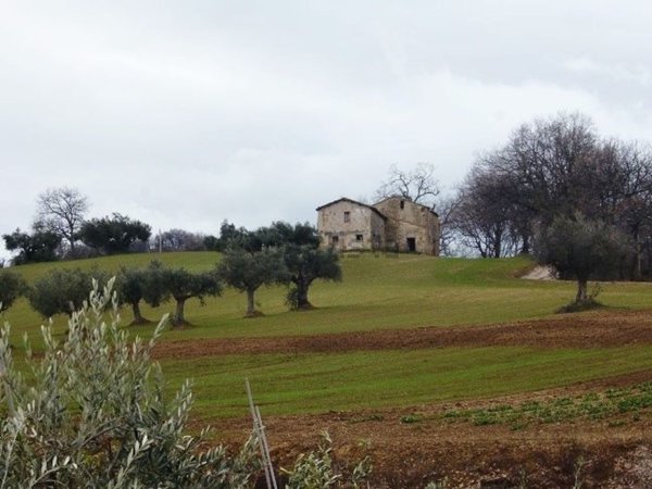 casale in vendita a Cingoli in zona Capo di Rio