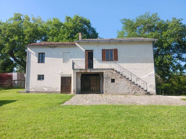 casa indipendente in vendita a Cingoli in zona Torre