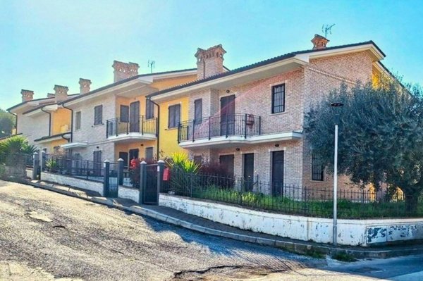 appartamento in vendita a Cingoli in zona Troviggiano