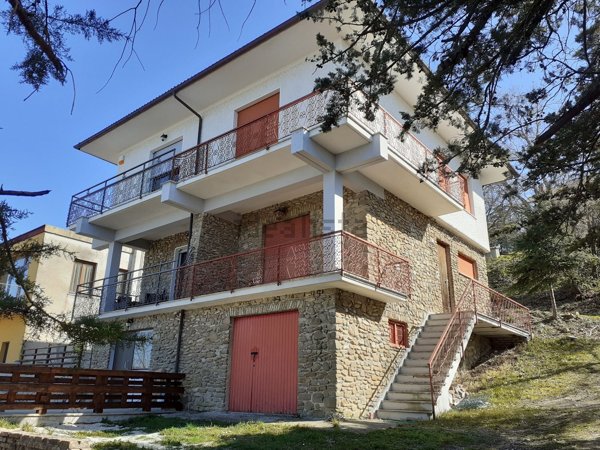 appartamento in vendita a Cingoli in zona Capo di Rio