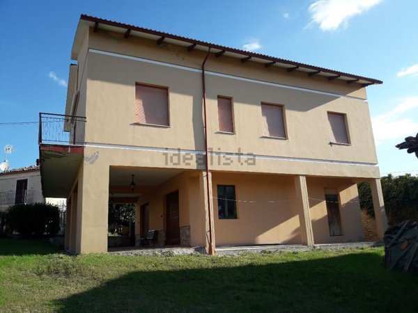 casa indipendente in vendita a Cingoli in zona Capo di Rio