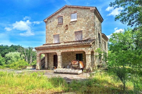 casa indipendente in vendita a Cingoli