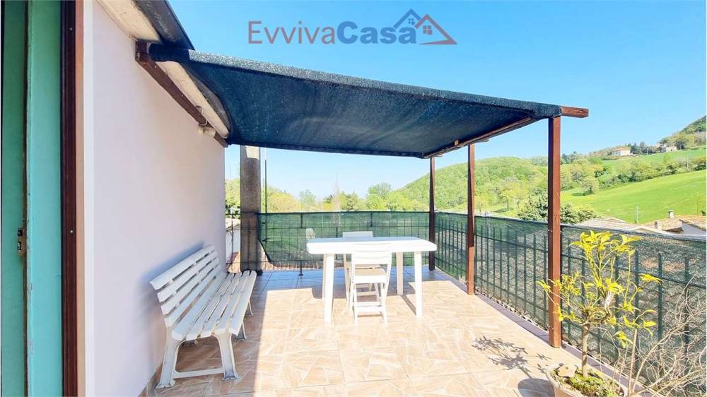 casa indipendente in vendita a Cingoli in zona Capo di Rio