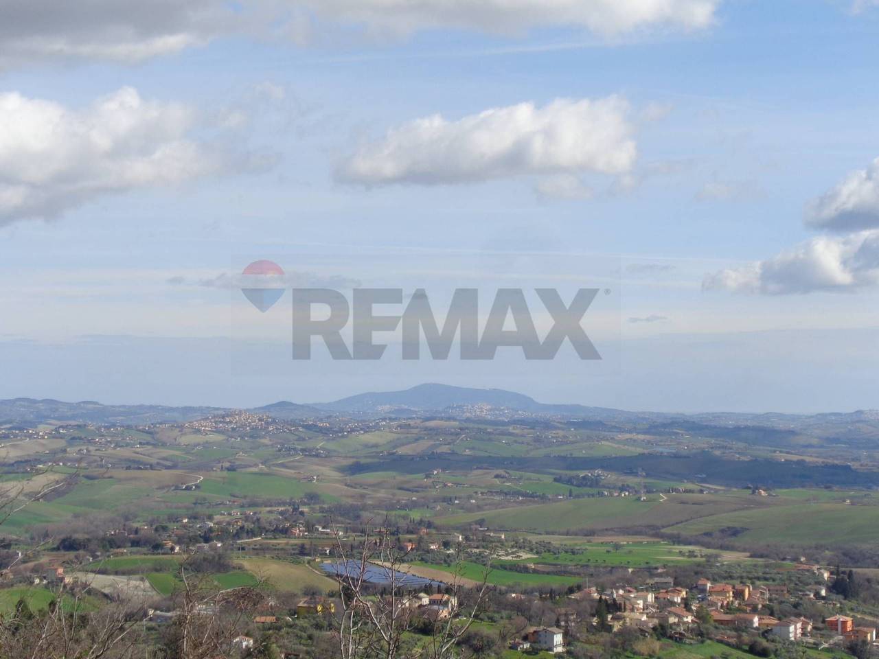 casale in vendita a Cingoli in zona Avenale
