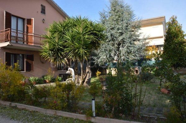 casa indipendente in vendita a Civitanova Marche in zona Santa Maria Apparente