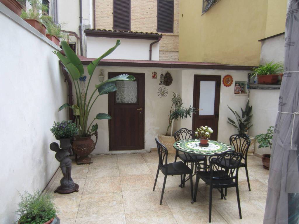 casa indipendente in vendita a Civitanova Marche