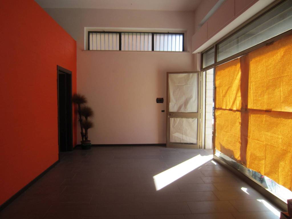 negozio in vendita a Civitanova Marche in zona San Marone