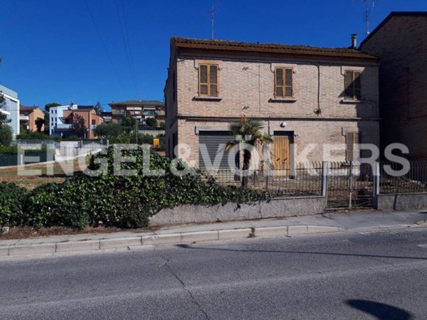 casa indipendente in vendita a Civitanova Marche in zona Santa Maria Apparente