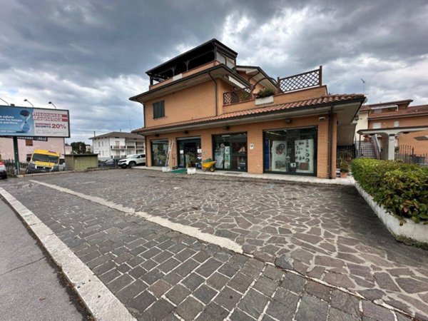 locale commerciale in vendita a Civitanova Marche