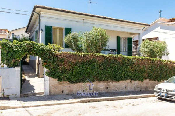 casa indipendente in vendita a Civitanova Marche