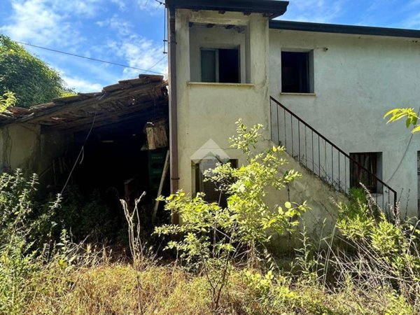 casa indipendente in vendita a Civitanova Marche in zona Porto Civitanova