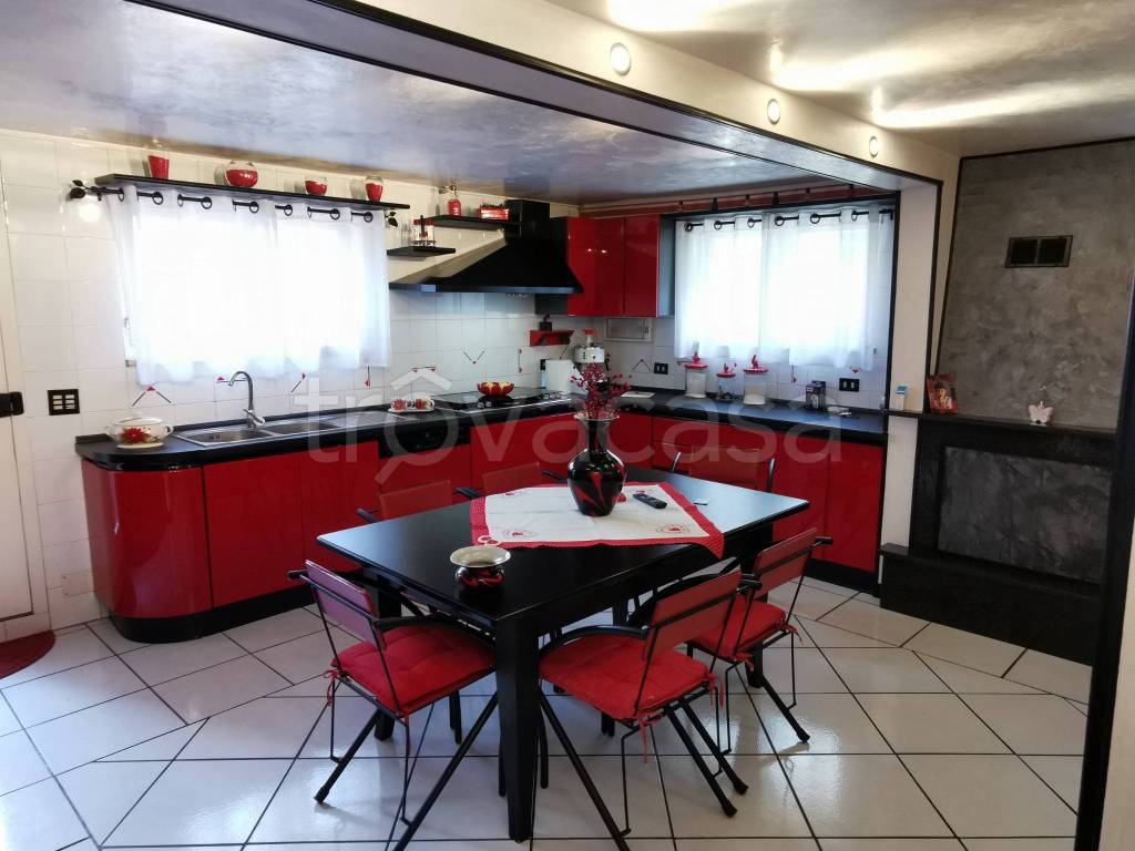 casa indipendente in vendita a Civitanova Marche in zona Fontespina