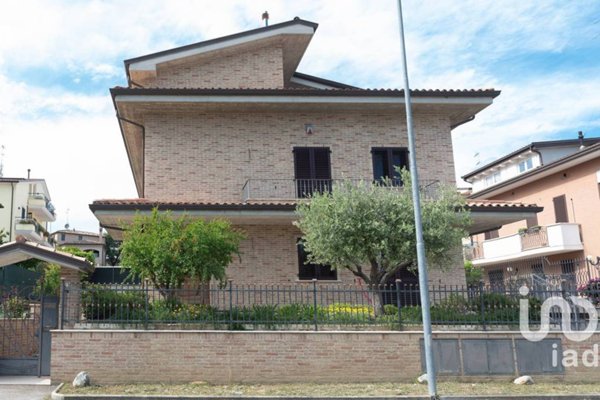 casa indipendente in vendita a Civitanova Marche in zona Porto Civitanova