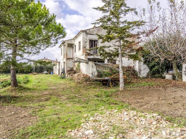 casa indipendente in vendita a Civitanova Marche in zona Santa Maria Apparente