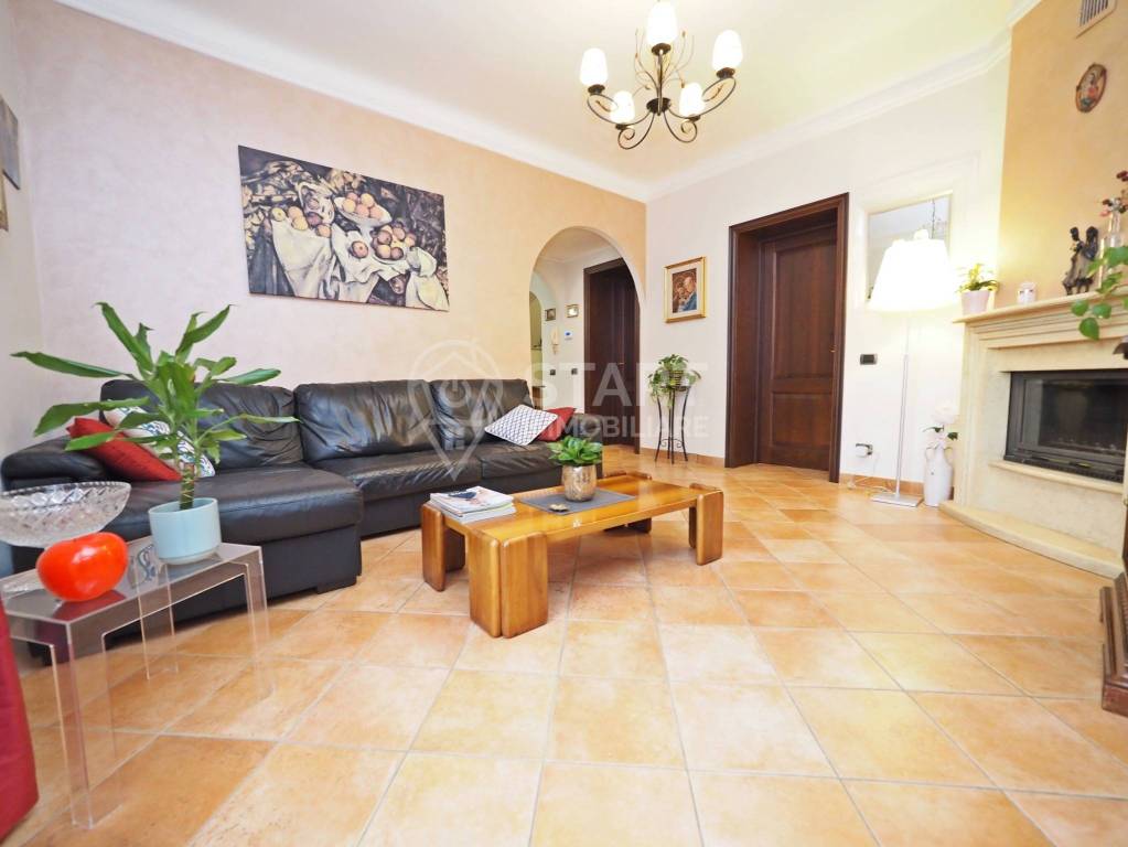 casa indipendente in vendita a Civitanova Marche in zona Santa Maria Apparente