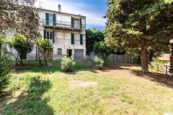 casa indipendente in vendita a Civitanova Marche