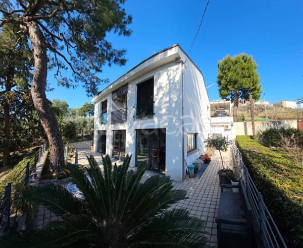 casa indipendente in vendita a Civitanova Marche