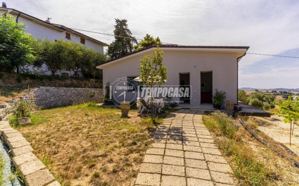 casa indipendente in vendita a Civitanova Marche
