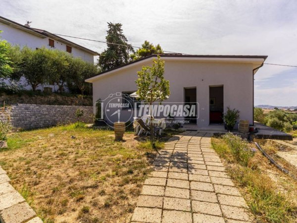 casa indipendente in vendita a Civitanova Marche