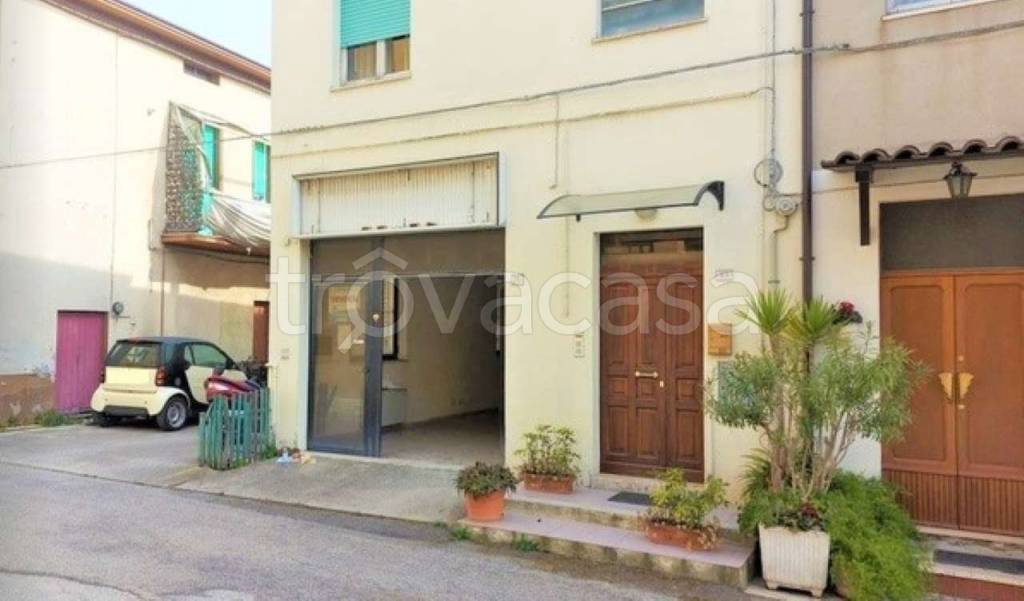 negozio in vendita a Civitanova Marche