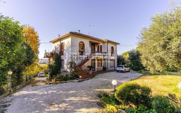 casa indipendente in vendita a Civitanova Marche