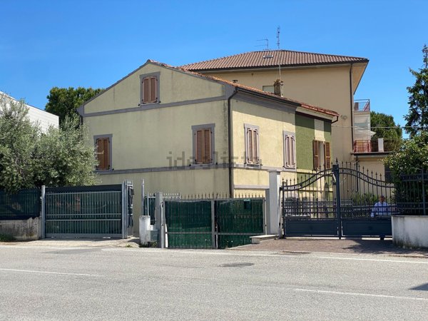 casa semindipendente in vendita a Civitanova Marche