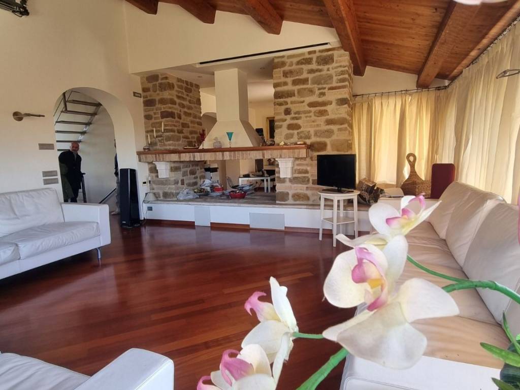 casa indipendente in vendita a Civitanova Marche
