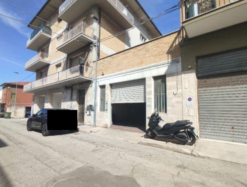 locale di sgombero in vendita a Civitanova Marche