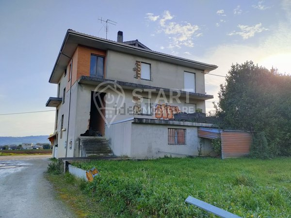 casa indipendente in vendita a Civitanova Marche