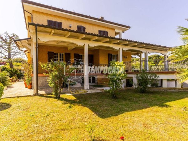 casa indipendente in vendita a Civitanova Marche