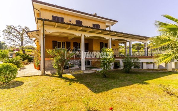 casa indipendente in vendita a Civitanova Marche