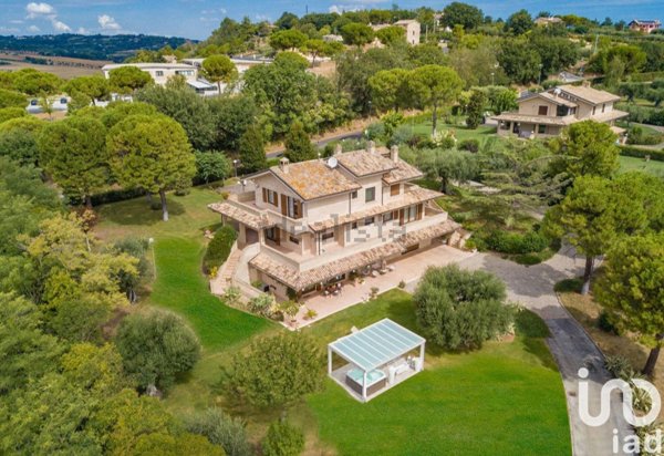 casa indipendente in vendita a Civitanova Marche