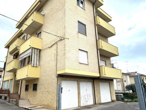 appartamento in vendita a Civitanova Marche in zona San Marone