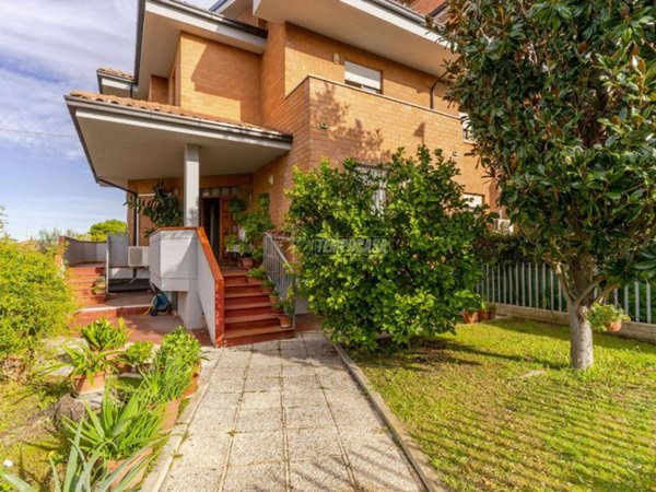 casa indipendente in vendita a Civitanova Marche in zona San Marone