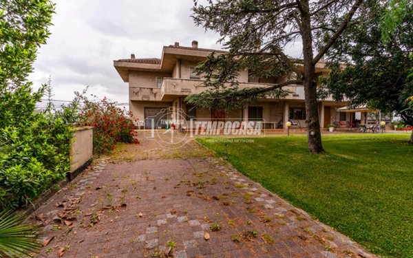 casa indipendente in vendita a Civitanova Marche in zona Santa Maria Apparente