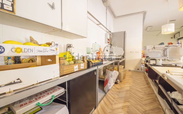 locale commerciale in vendita a Civitanova Marche