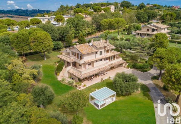 casa indipendente in vendita a Civitanova Marche