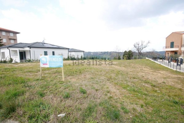 terreno edificabile in vendita a Civitanova Marche