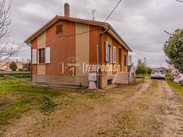 casa indipendente in vendita a Civitanova Marche in zona Santa Maria Apparente