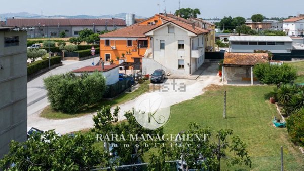casa indipendente in vendita a Civitanova Marche