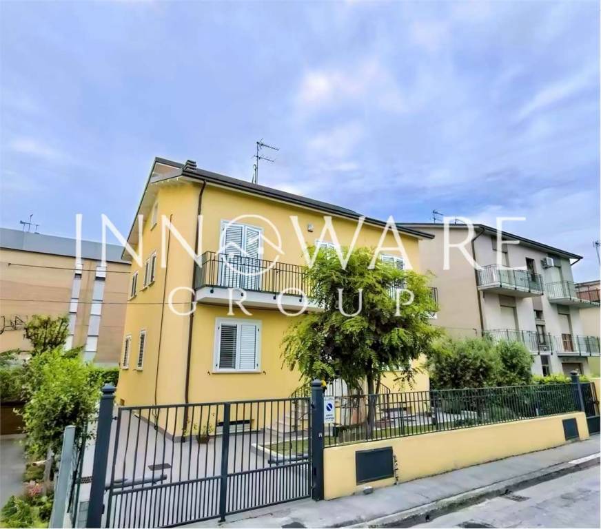 casa indipendente in vendita a Civitanova Marche