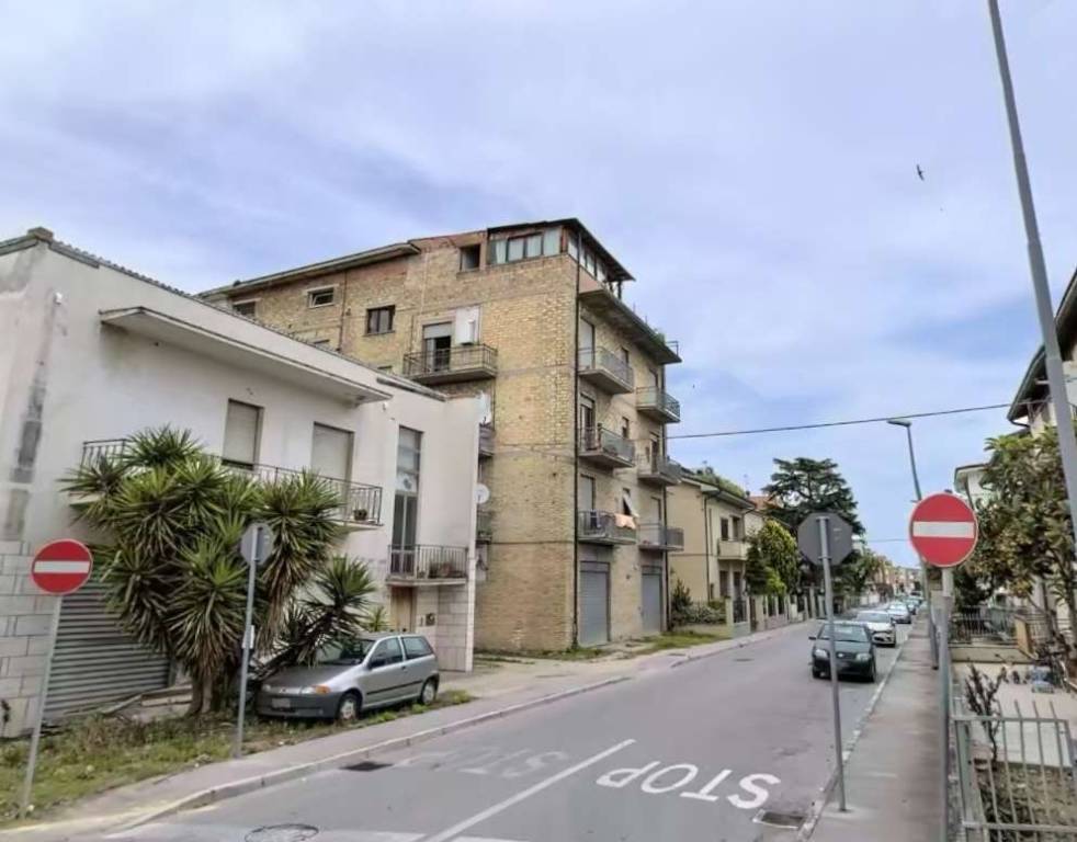 appartamento in vendita a Civitanova Marche in zona San Marone