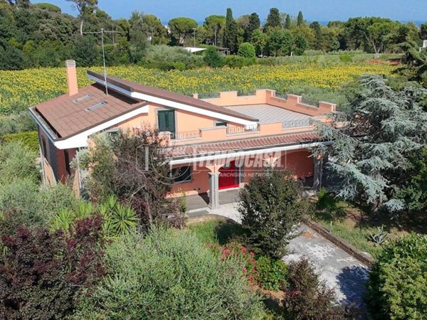 casa indipendente in vendita a Civitanova Marche