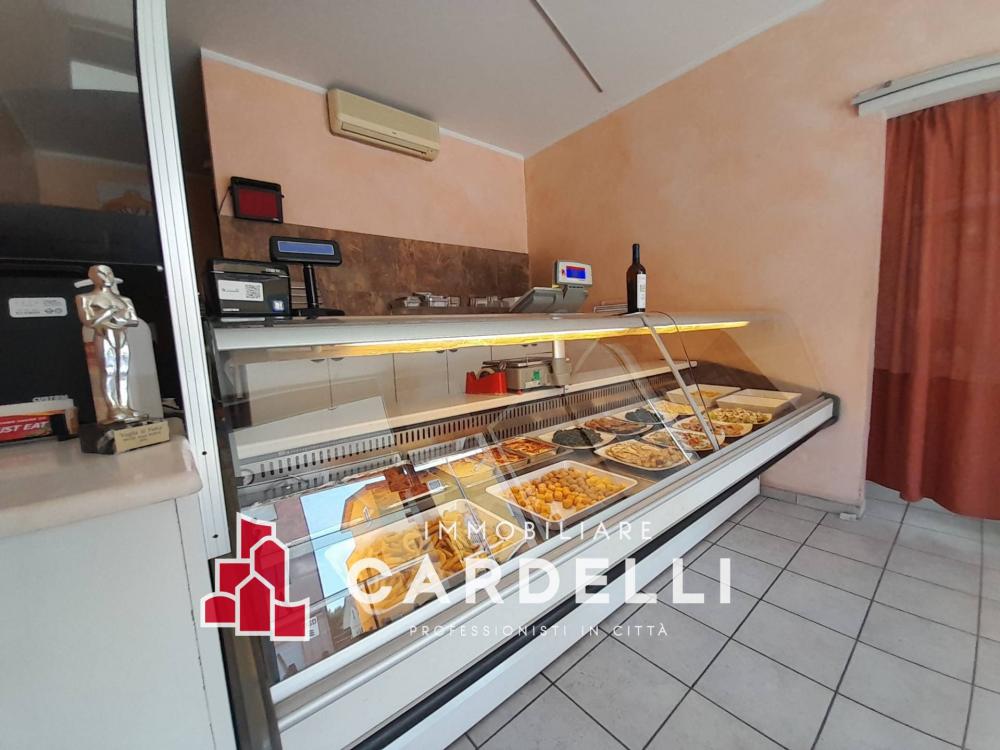 locale di sgombero in vendita a Civitanova Marche in zona Santa Maria Apparente