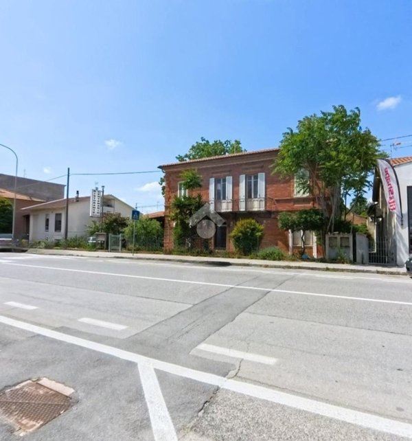 casa indipendente in vendita a Civitanova Marche