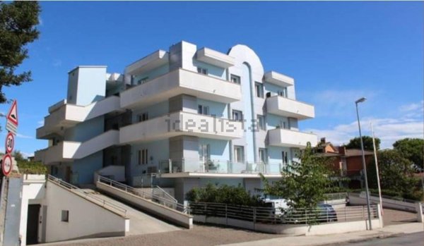 locale commerciale in vendita a Civitanova Marche