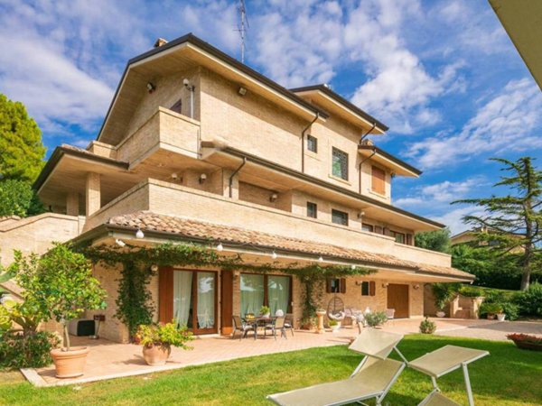 casa indipendente in vendita a Civitanova Marche