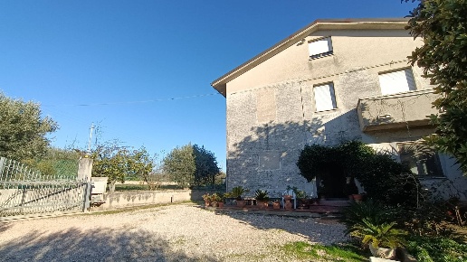 casa indipendente in vendita a Civitanova Marche in zona Santa Maria Apparente