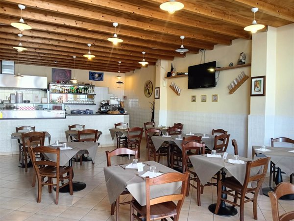 negozio in vendita a Civitanova Marche in zona San Marone
